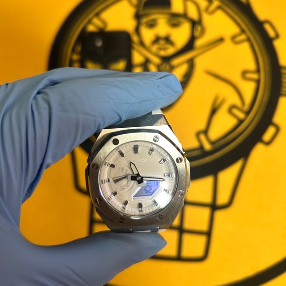 Casio G-Shock GA-2100 “CasiOak” – Silver Custom Bezel, White Dial & Strap, Analo - Picture 7 of 11